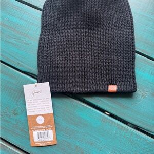 Goumi Ribbed Black Knit Beanie with Leather Tag